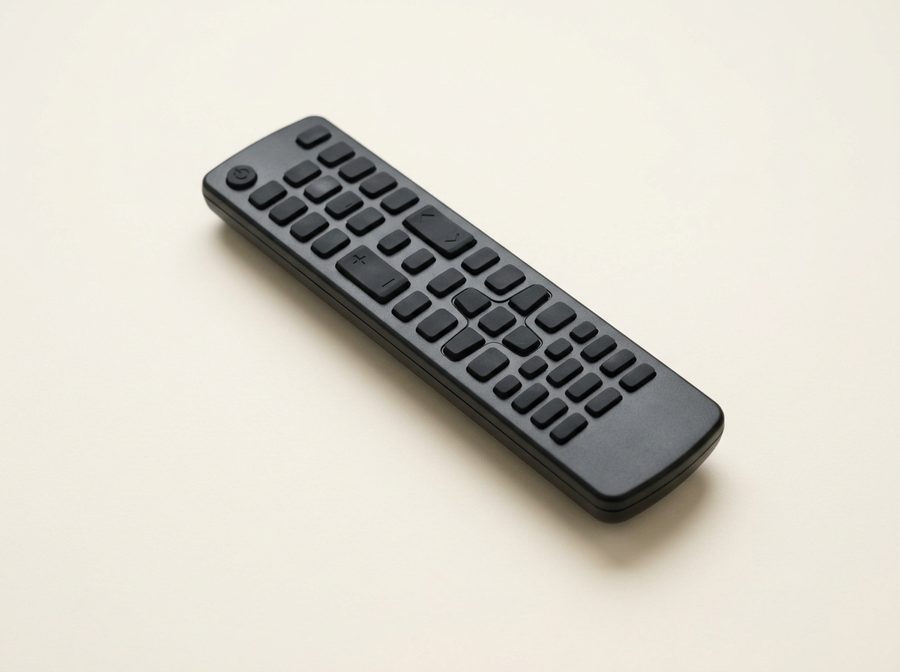 Télécommande de téléviseur noire, sans marque